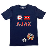 Amsterdam Wapen Schild Strijk Embleem Patch  samen met de Amsterdamse vlag, rode voetbal en rood witte strijk letter patches op een donker blauw t-shirtje