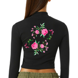 Butterfly's On Pink Roses Strijk Patch Set op de rugzijde van een zwarte longsleeve