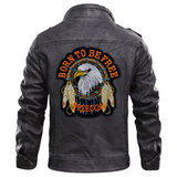 Born To Be Free Freedom Tekst Strijk Embleem Patch Large op de rugzijde van een donker grijs leren jas