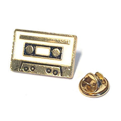 Kassettenband Emaille Pin Vintage Weiß