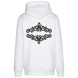 Twee maal de Cosplay Sequins Venetiaans Kant  Strijk Applicatie Patch Zwart op de rugzijde van een witte hoodie