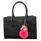 Sleutelhanger Eenhoorn Pom Fluffy Tas Keychain Donker Roze aan een zwarte handtas