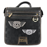 Zwart Wit Route 66 Embleem Strijk Patch Met Wings samen met een iets grotere zwart beige route 66 embleem met wings strijk patch op een zwarte tas