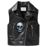 Skull Doodskop Schedel Strijk Embleem Patch op een leren bodywarmer kindermaat