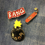 Rot-weißer Bang-Text-Pin