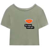 So Happy With You Tekst Strijk Embleem Patch op een groen shirtje samen met een oranje mond strijk patch